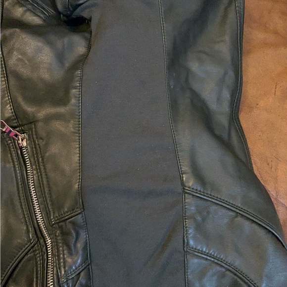 GUESS Women's Faux-Leather Moto Dark Green  Jacket - Picture 16 of 16